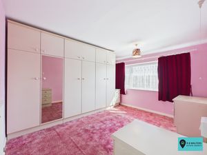 Bedroom- click for photo gallery